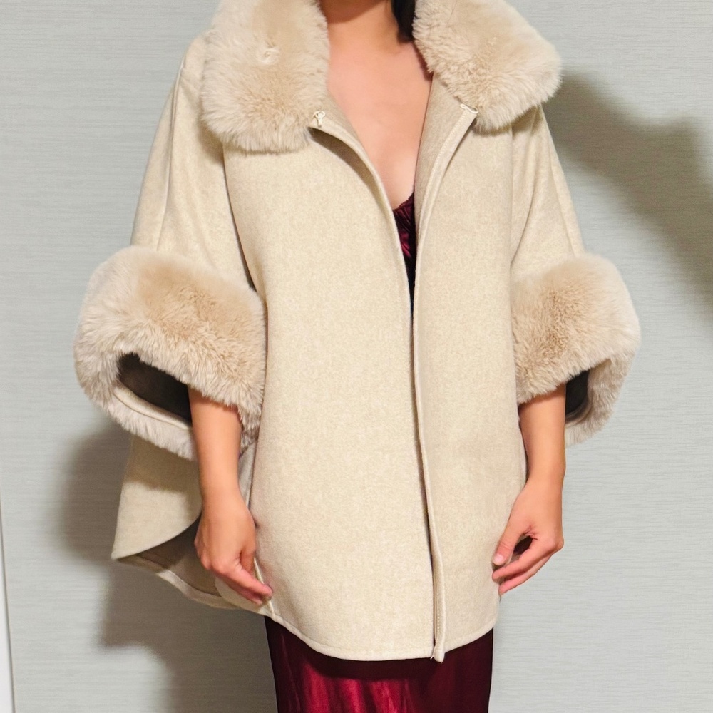 BCBGMaxAzria Cape